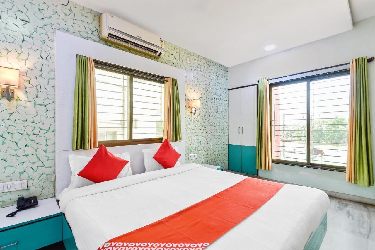 Oyo 61308 Hotel Rw International Hingoli Buitenkant foto